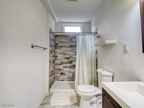 570 Juneway Drive Bay Village OH 44140