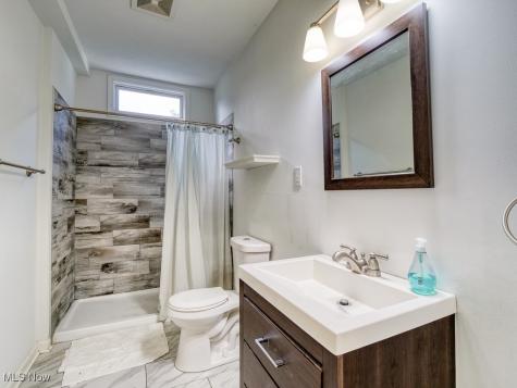 570 Juneway Drive Bay Village OH 44140