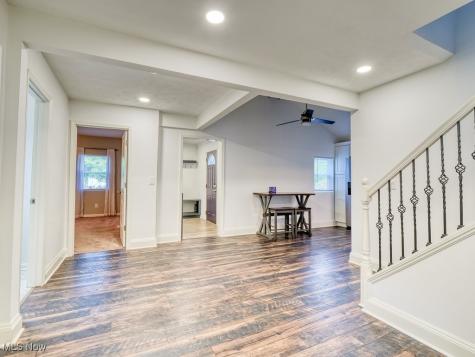 570 Juneway Drive Bay Village OH 44140