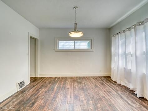 570 Juneway Drive Bay Village OH 44140