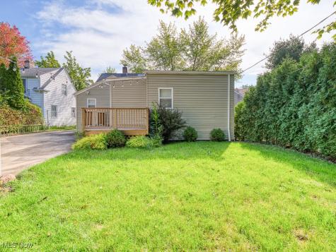 570 Juneway Drive Bay Village OH 44140