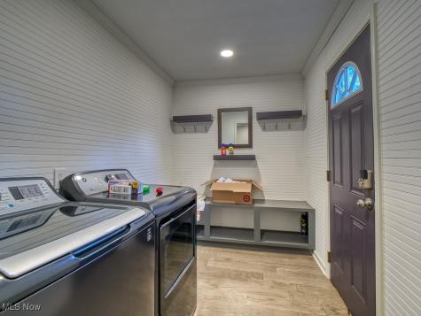 570 Juneway Drive Bay Village OH 44140