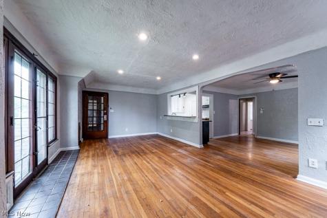 18405 Newell Road Shaker Heights OH 44122
