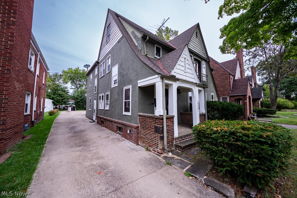 18405 Newell Road Shaker Heights OH 44122