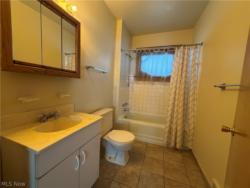 1605 Larchmont Avenue Lakewood OH 44107