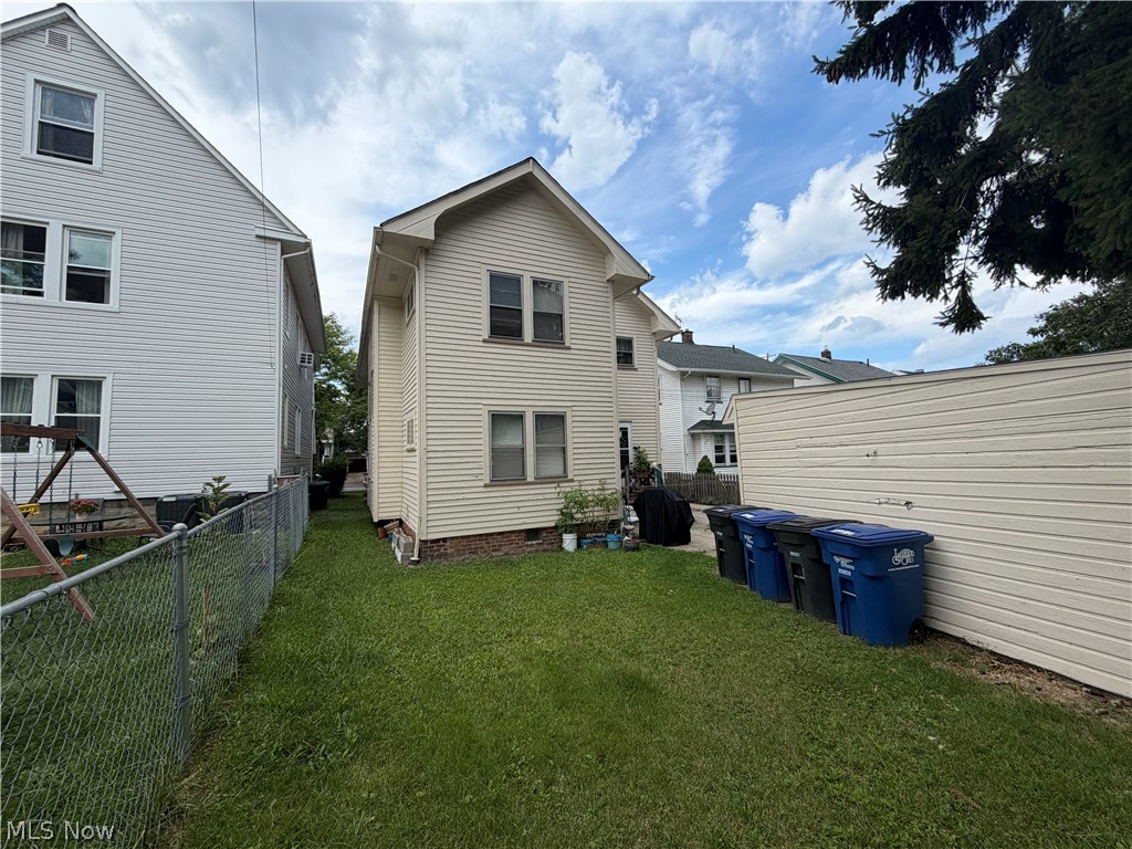 1605 Larchmont Avenue Lakewood OH 44107