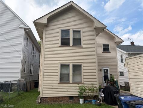 1605 Larchmont Avenue Lakewood OH 44107