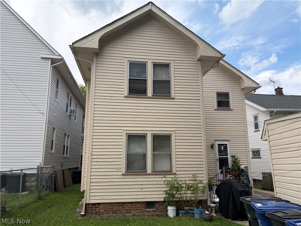 1605 Larchmont Avenue Lakewood OH 44107