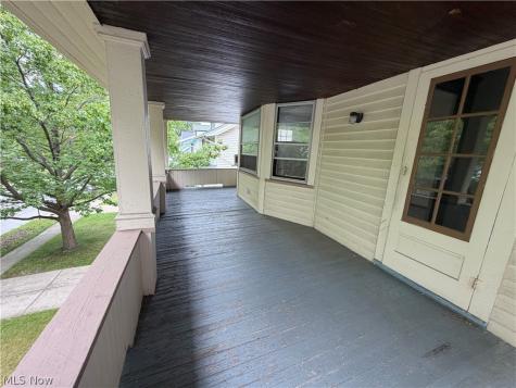 1605 Larchmont Avenue Lakewood OH 44107