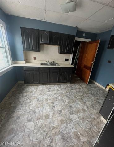 3294 East 105th Cleveland OH 44104