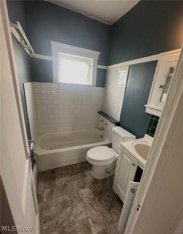 3294 East 105th Cleveland OH 44104