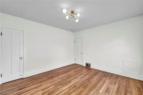 2135 Coventry Road Cleveland Heights OH 44118