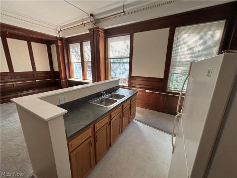 5644 Broadway Avenue Cleveland OH 44127