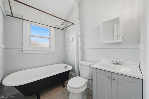 2471 Tremont Avenue Cleveland OH 44113