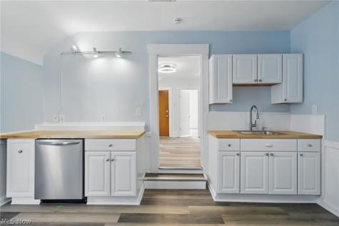 2471 Tremont Avenue Cleveland OH 44113