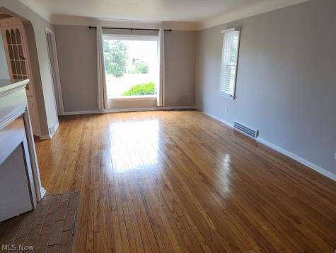 4102 Verona Road South Euclid OH 44121