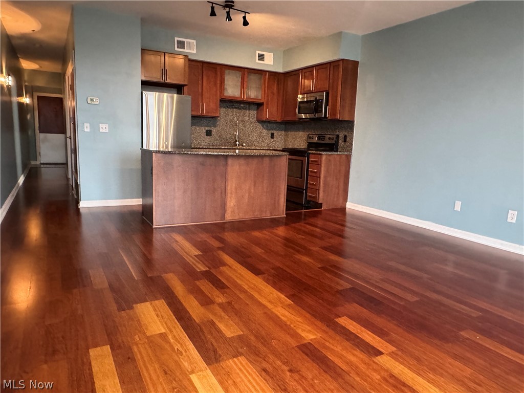 1237 Washington Avenue Cleveland OH 44113