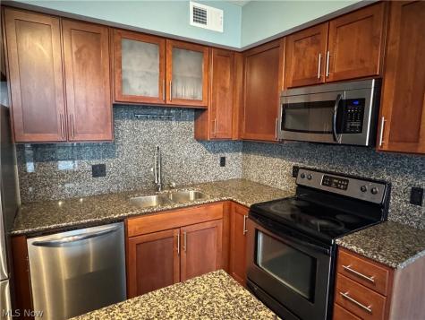 1237 Washington Avenue Cleveland OH 44113