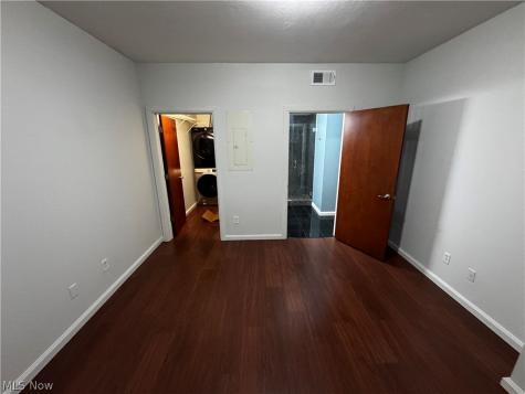 1237 Washington Avenue Cleveland OH 44113