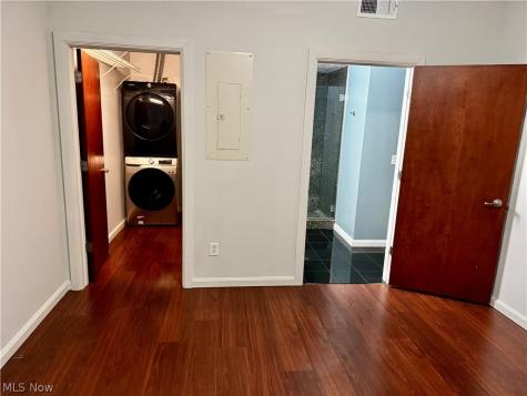 1237 Washington Avenue Cleveland OH 44113