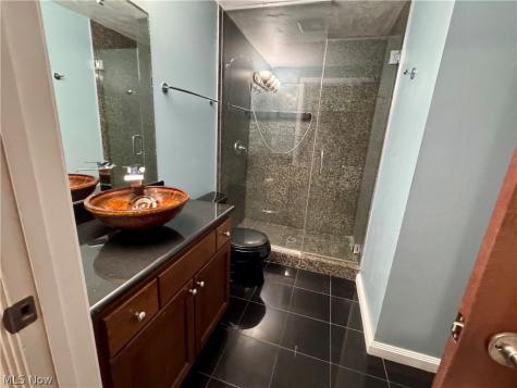 1237 Washington Avenue Cleveland OH 44113