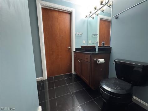 1237 Washington Avenue Cleveland OH 44113