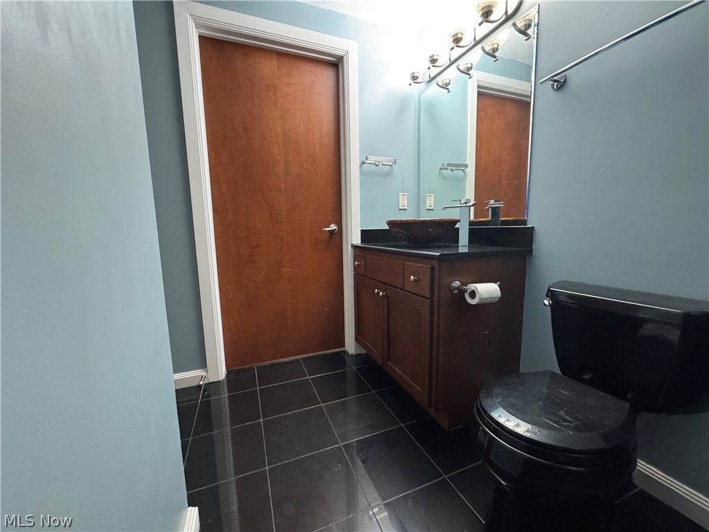 1237 Washington Avenue Cleveland OH 44113
