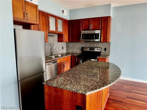 1237 Washington Avenue Cleveland OH 44113