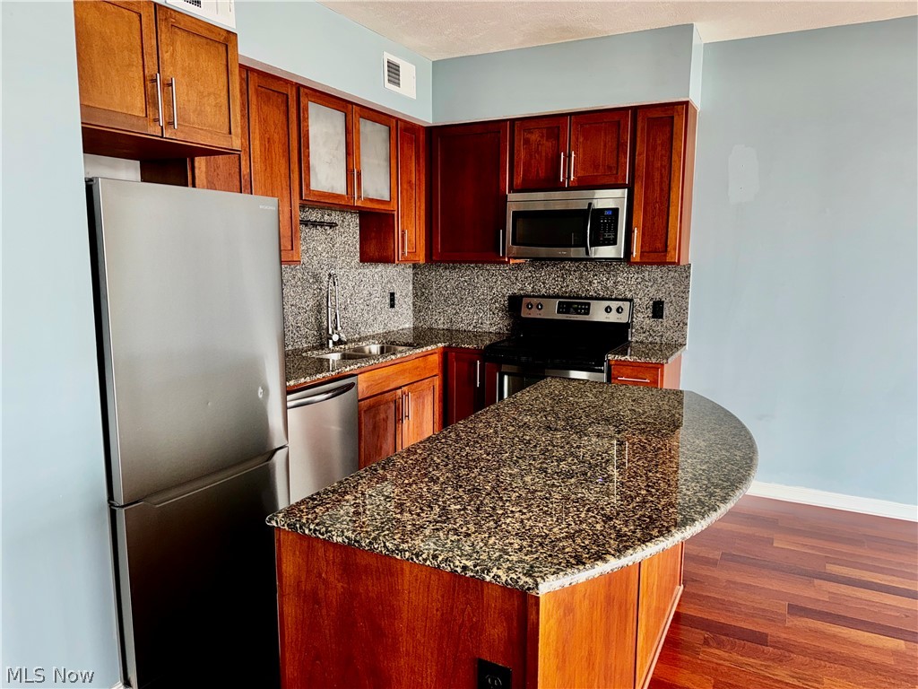 1237 Washington Avenue Cleveland OH 44113