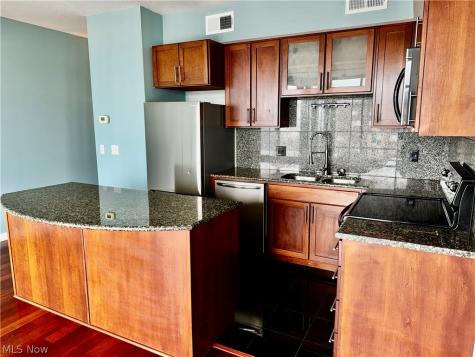 1237 Washington Avenue Cleveland OH 44113