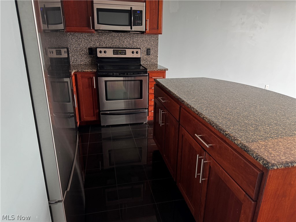 1237 Washington Avenue Cleveland OH 44113