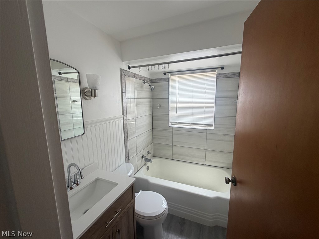 47 Parkgate Austintown OH 44515