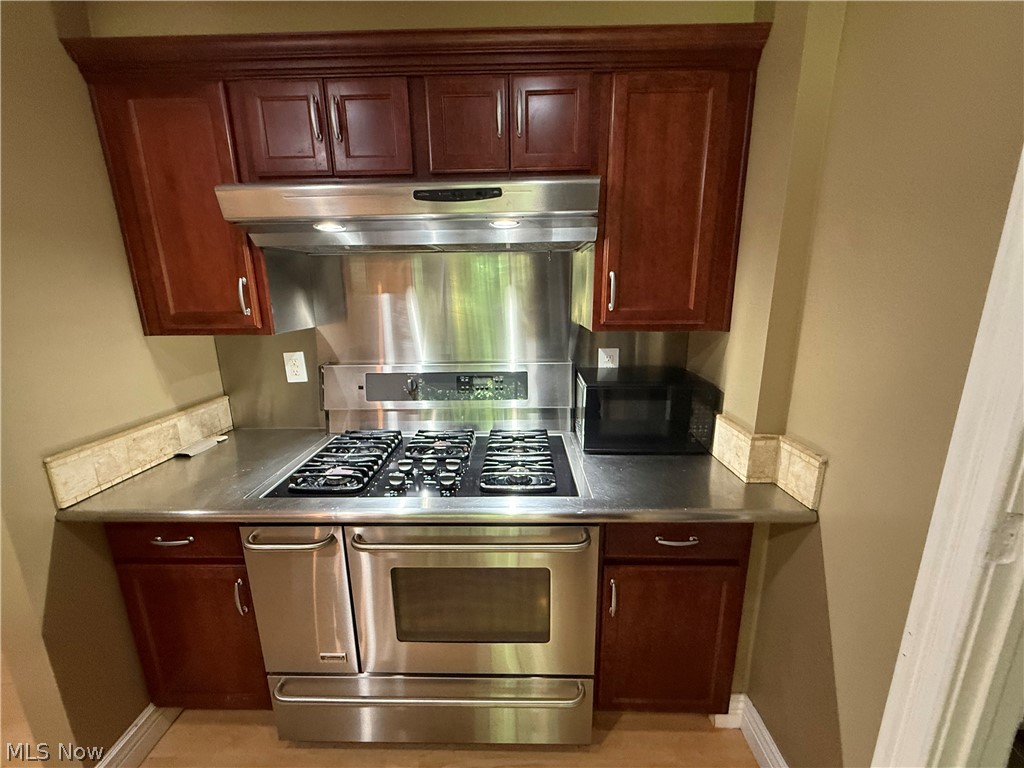 9423 Highland Drive Brecksville OH 44141