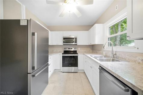 6917 Daisy Avenue Brecksville OH 44141