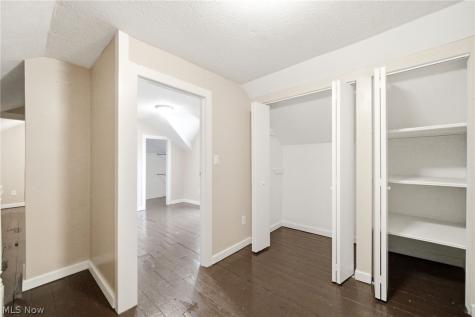 6917 Daisy Avenue Brecksville OH 44141