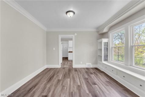 18123 Mccracken Road Maple Heights OH 44137