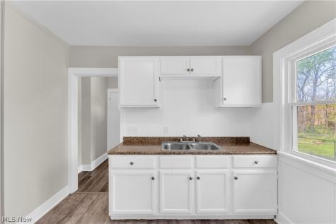 18123 Mccracken Road Maple Heights OH 44137