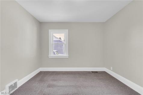 18123 Mccracken Road Maple Heights OH 44137
