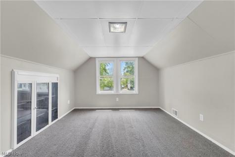 18123 Mccracken Road Maple Heights OH 44137