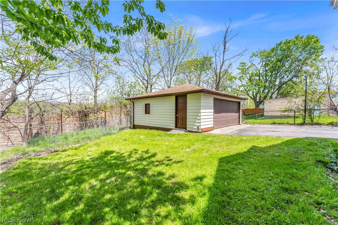 18123 Mccracken Road Maple Heights OH 44137
