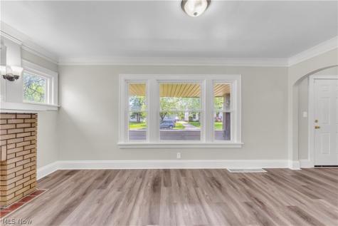 18123 Mccracken Road Maple Heights OH 44137