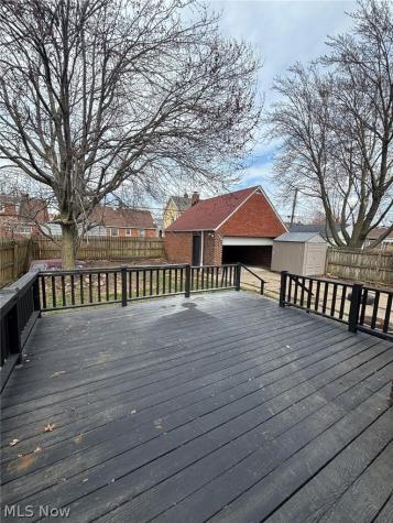 18603 Arrowhead Avenue Cleveland OH 44119