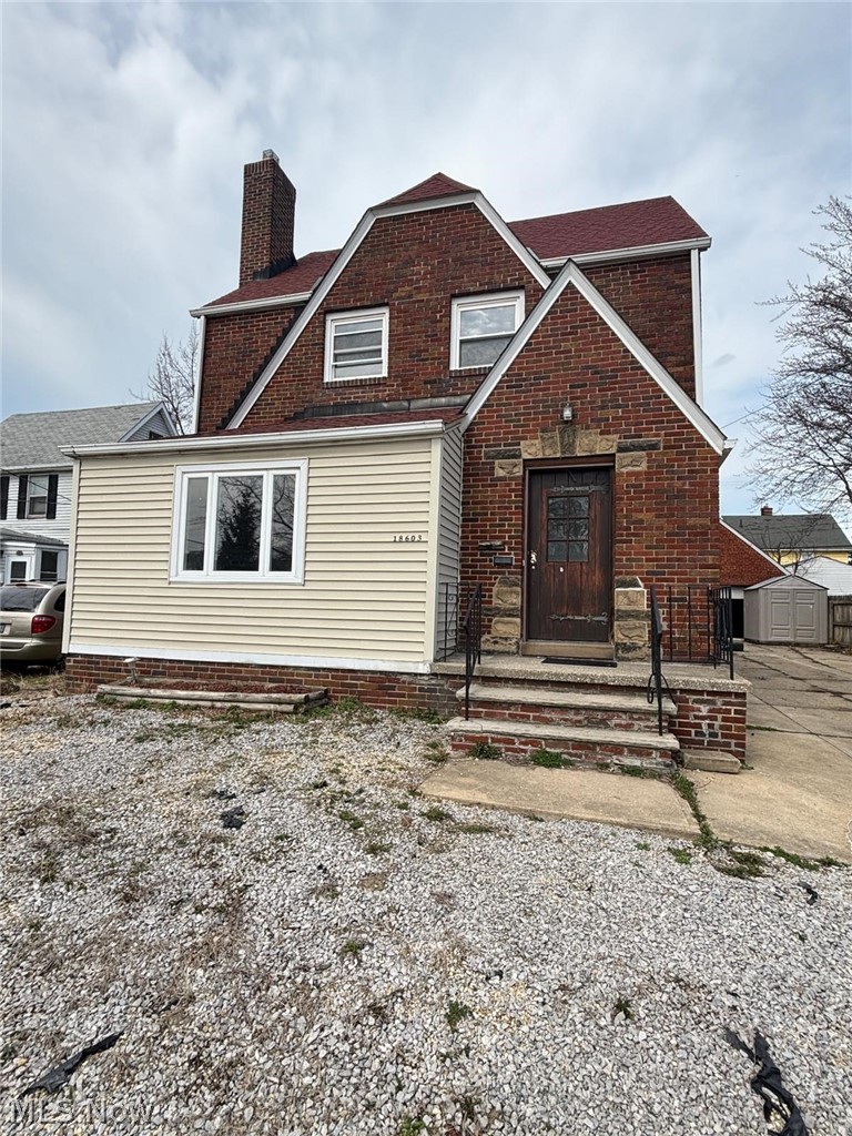 18603 Arrowhead Avenue Cleveland OH 44119