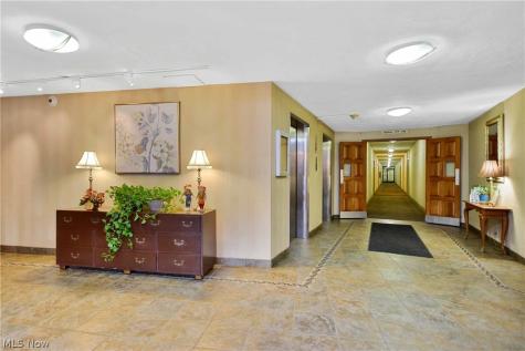 11850 Edgewater Drive Lakewood OH 44107