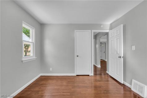 5535 Oakwood Avenue Maple Heights OH 44137