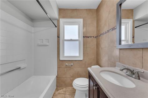 5535 Oakwood Avenue Maple Heights OH 44137