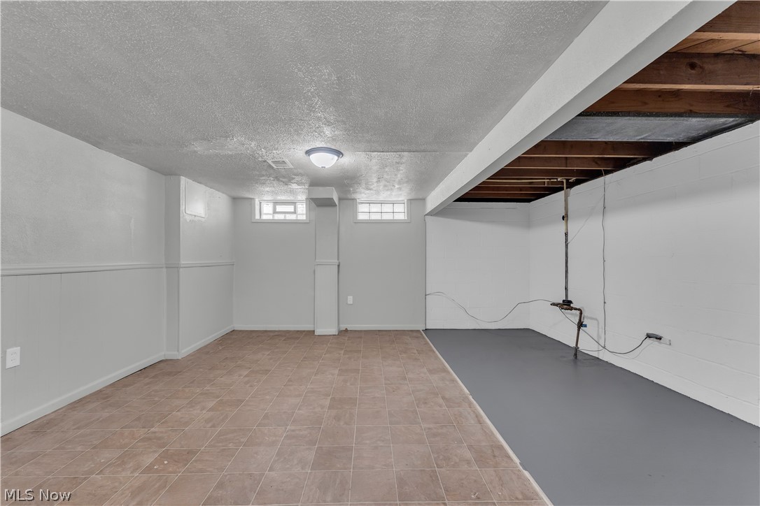 5535 Oakwood Avenue Maple Heights OH 44137
