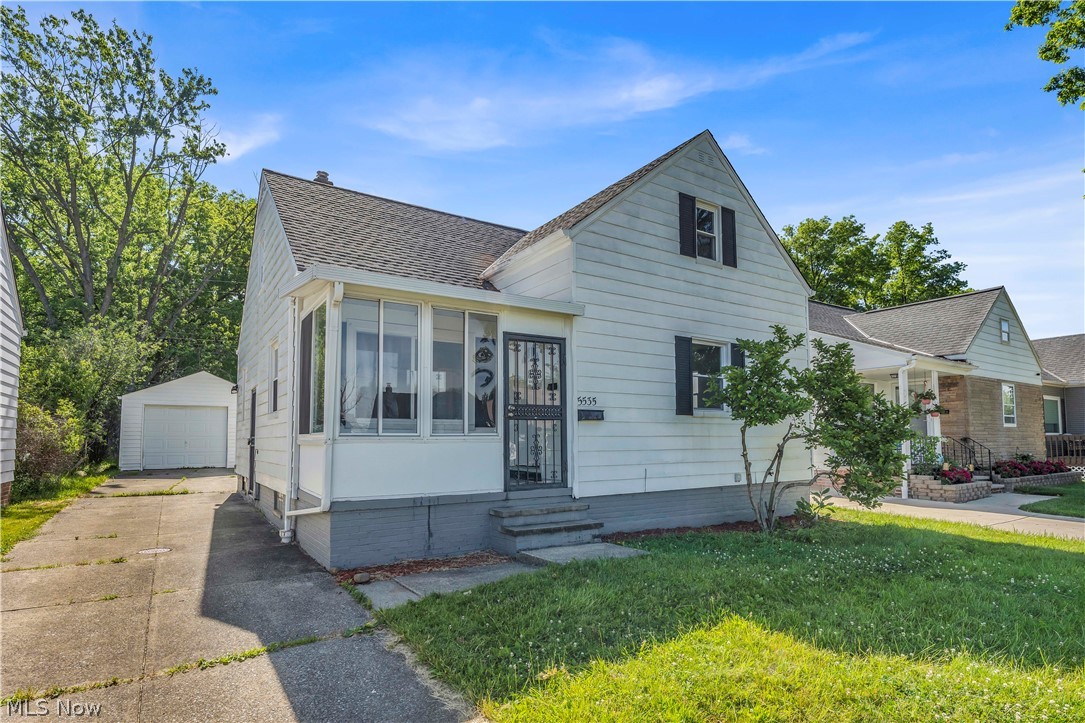 5535 Oakwood Avenue Maple Heights OH 44137