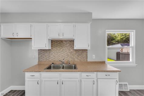 5535 Oakwood Avenue Maple Heights OH 44137