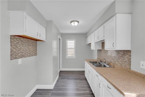 5535 Oakwood Avenue Maple Heights OH 44137